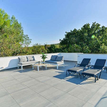 ווינייראץ Villa Anna With Pool, Zadar County מראה חיצוני תמונה